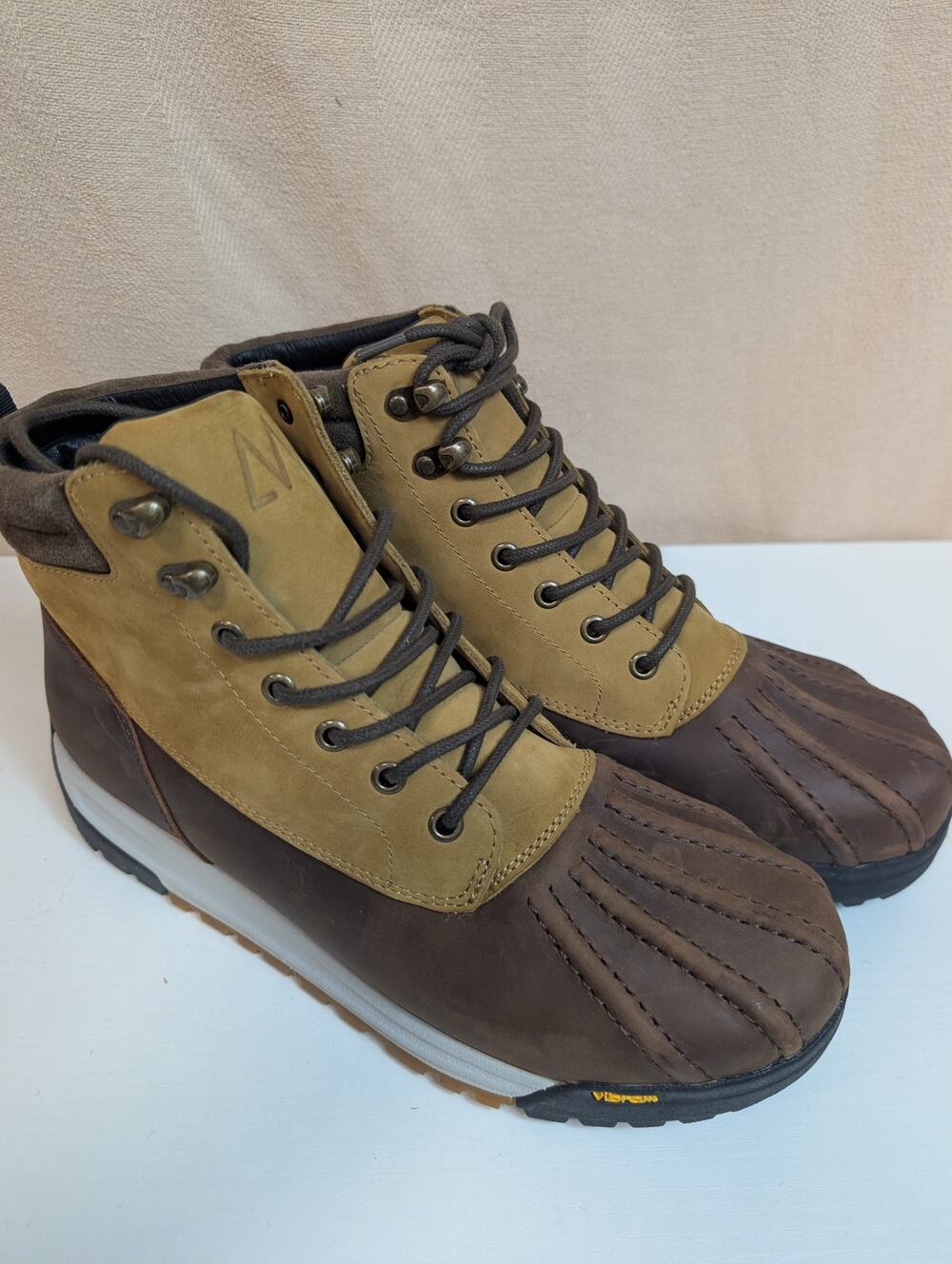 Huckberry All-Weather Waterproof Duckboot 9.5 Brown Leather & Rubber (1188)